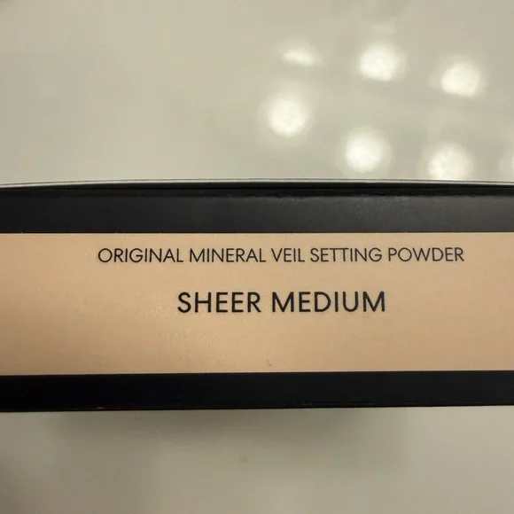 NWT bareMinerals Original Mineral Veil Pressed Setting Powder, Sheer Medium - Picture 4 of 10